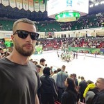 Viktor, 37 (1 , 0 )